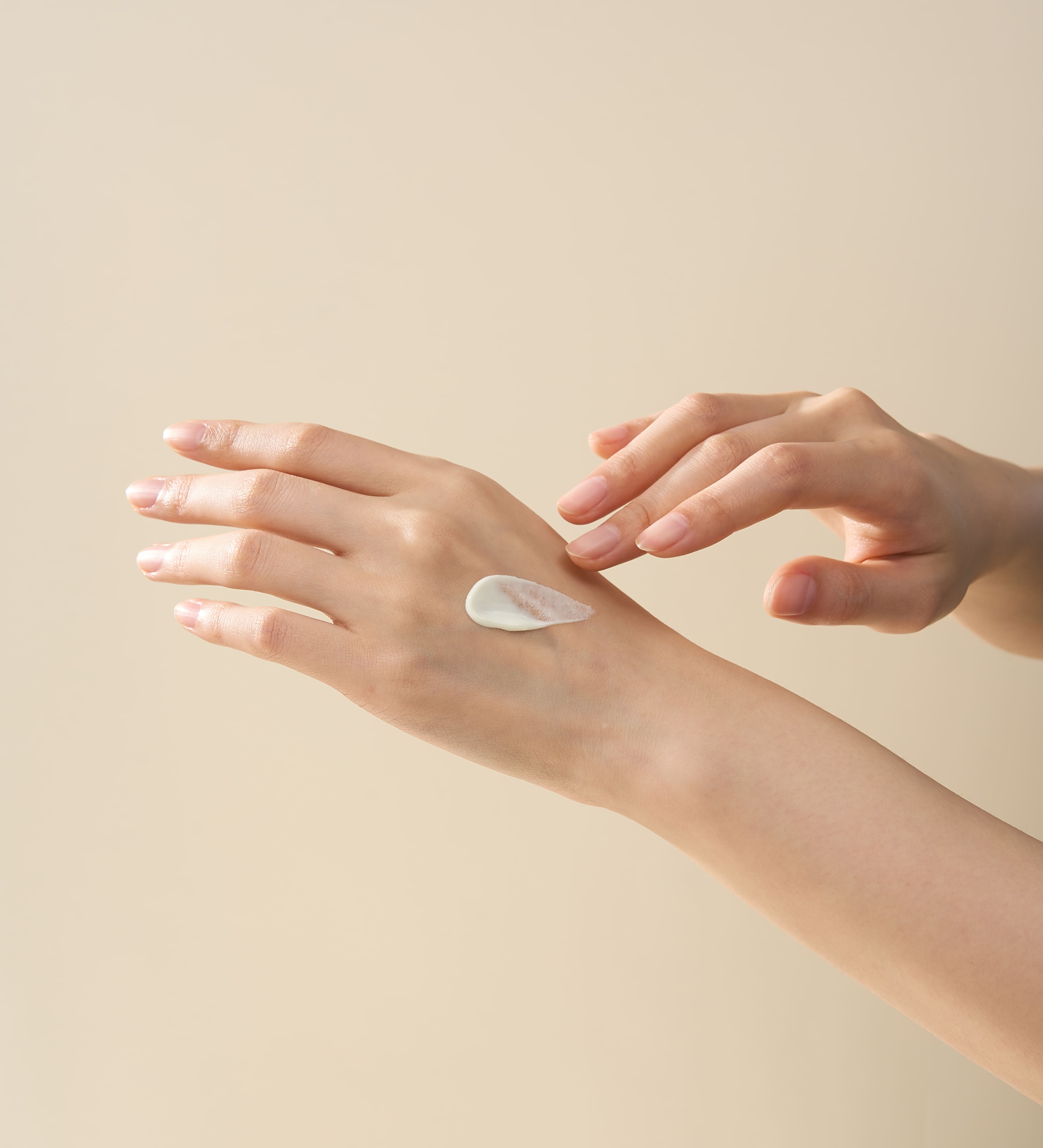 DECORE SUN HAND SERUM